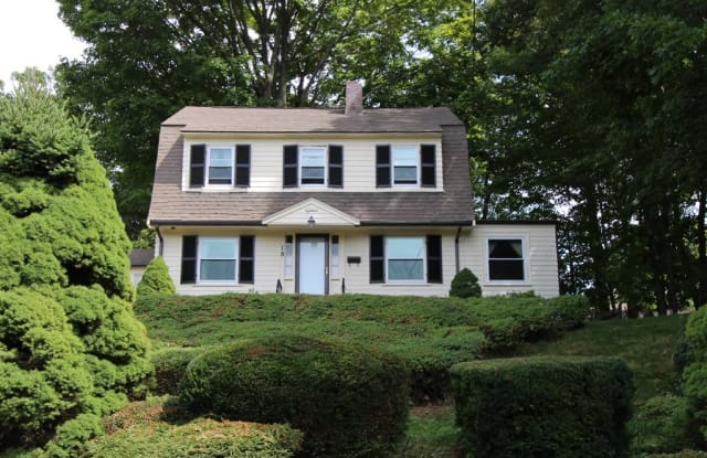 18 Rockland Pl - 18 Rockland Place, Newton, MA 02464