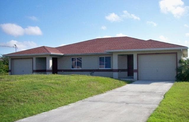 721 Ichabod AVE S - 721 Ichabod Ave S, Lehigh Acres, FL 33973