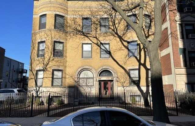 Photo of 5216 N Kenmore Avenue