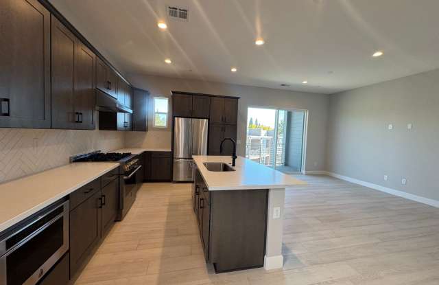 Photo of 50% Off Your First Full Month of Rent at 1521 Golf Club Drive