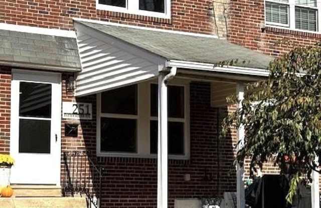 Photo of 251 BANNOCKBURN AVE