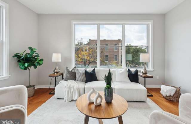 100 FORREST Avenue unit: 204