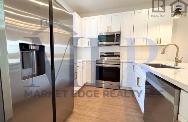 Photo of 185 Sugarloaf St Unit 2