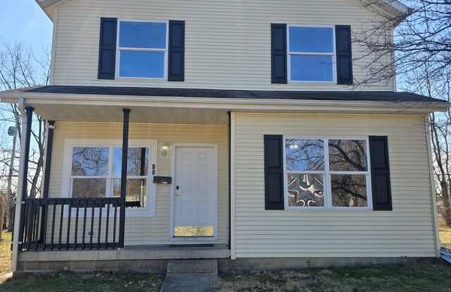 29 W Grand Ave
