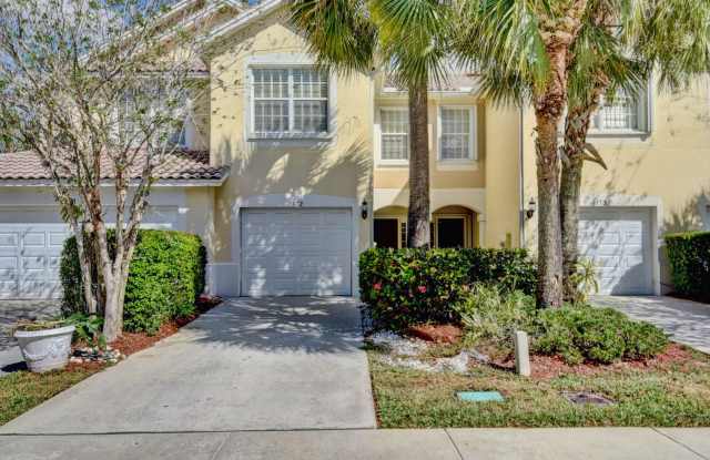 1172 Pinewood Lake Court