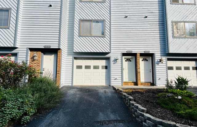 2 Bedroom, 2.5 Bath Townhouse