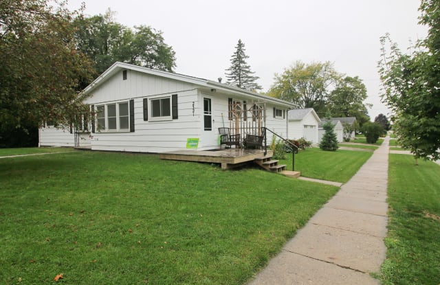 2321 Burnett Ave - 2321 Burnett Avenue, Ames, IA 50010