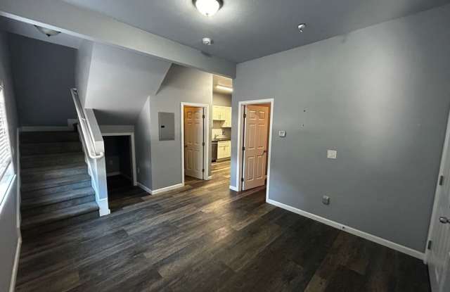 Renovated 2BR Home with Parking  Outdoor Space – Near Lake Merritt