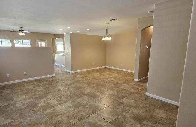 28057 N QUARTZ Drive