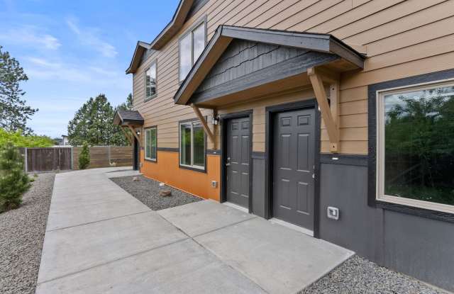 Alki Townhomes 2-bedrooms, 1.5 bathrooms