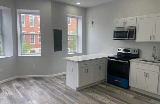 Photo of 2023 MCCULLOH Street unit: 2