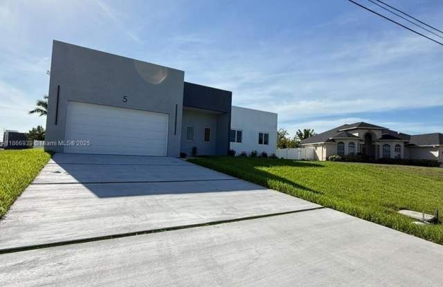 Photo of 5 SW 26th Place