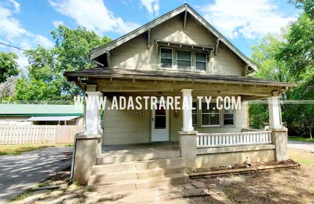 Photo of Amazing Historic Independence Home-Available NOW!!