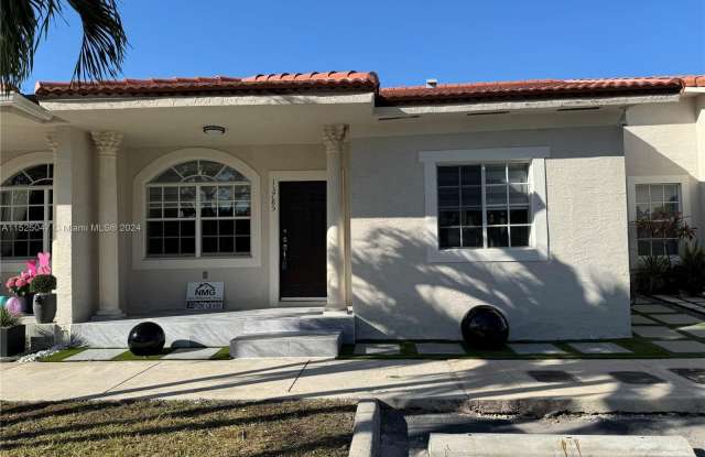 13785 SW 169th Ter - 13785 Southwest 169th Terrace, Richmond West, FL 33177