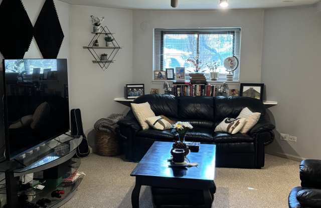 3831 North Hamlin Avenue