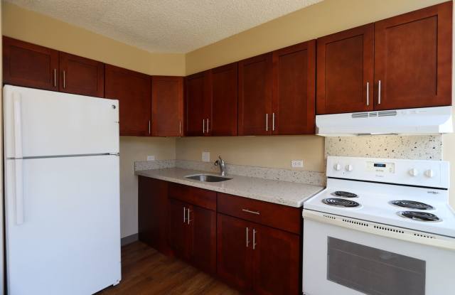 2 Bedroom with 1 Parking in McCully - 620 McCully Street, Honolulu, HI 96826