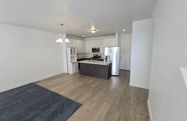 Photo of 754 East 950 North