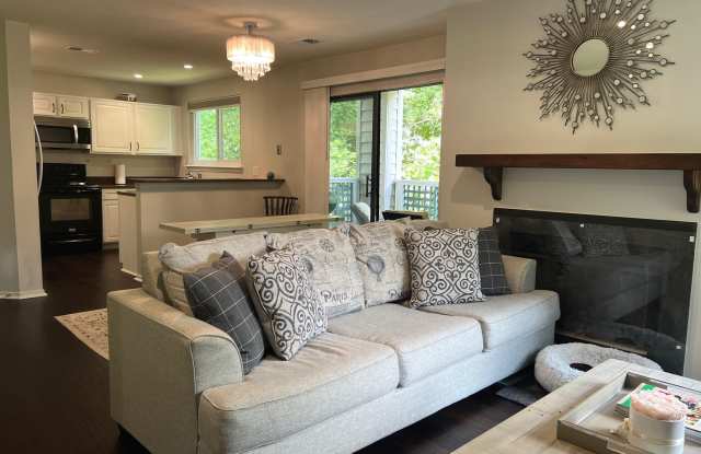 11713 SUMMERCHASE CIRCLE