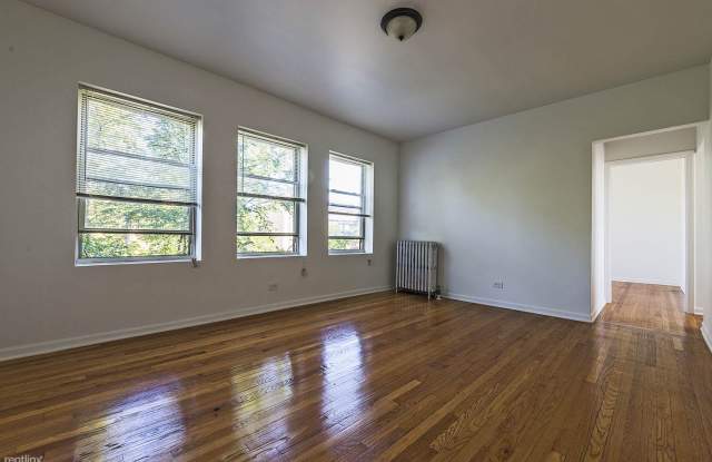 8201 S Drexel Ave