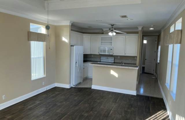 140 Bauer Drive, #11