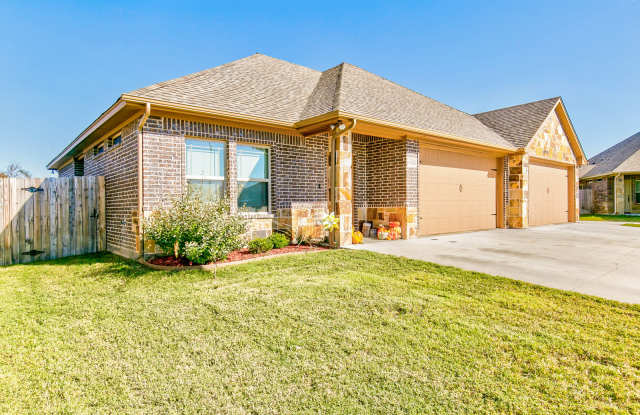 4923 Opal Court - 4923 Opal Court, Granbury, TX 76049