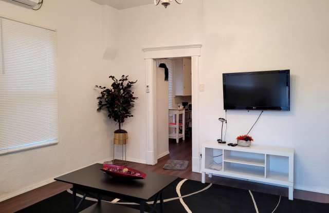 806 MUNDY Drive unit: 1