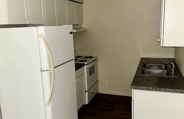 1735 E Duane Boulevard unit: 4