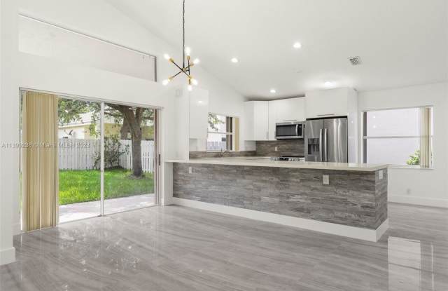 224 E Bayridge Drive