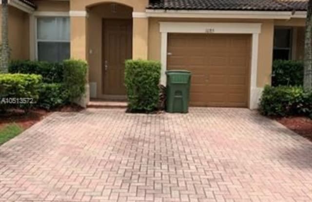 1085 NE 42nd Ave  #1085 - 1085 Northeast 42nd Avenue, Homestead, FL 33033