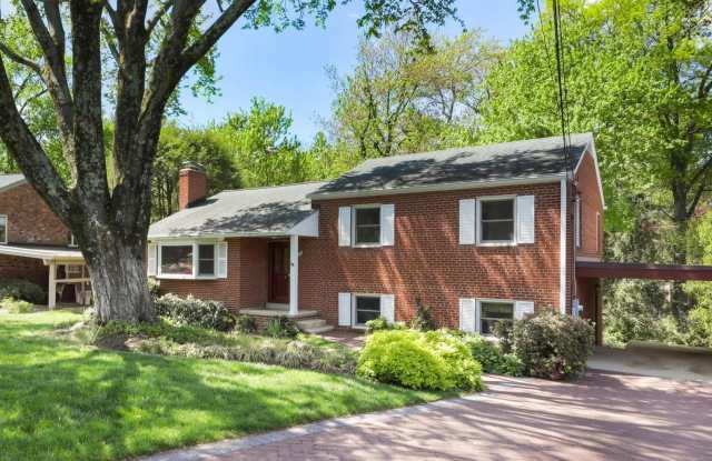 3930 N WAKEFIELD STREET