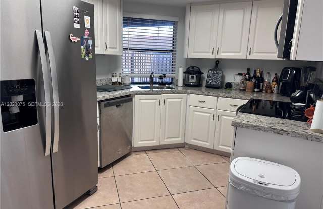 15205 SW 48th Ter