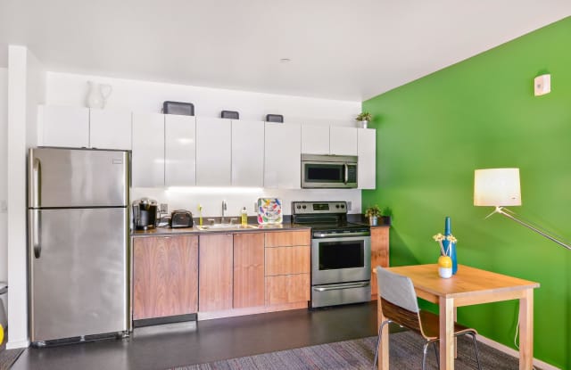 Photo of Yugo Eugene Skybox