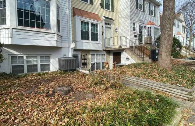 Charming Crofton Mews Condo