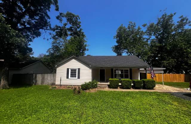 Freshly updated home with privacy fence in Cabot
