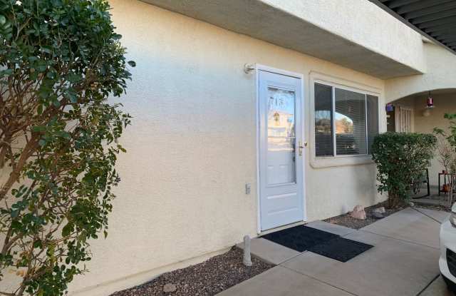 1 Bedroom downstairs unit Henderson community with community pool