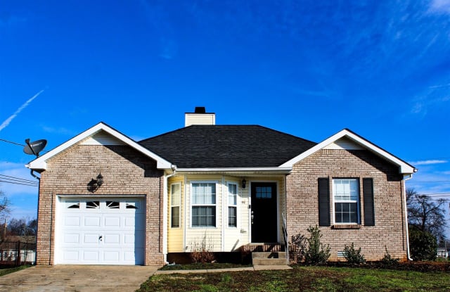 1365 Jenny Ln - 1365 Jenny Lane, Clarksville, TN 37042