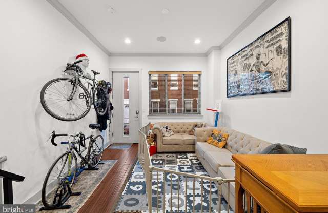 1341 S MYRTLEWOOD STREET