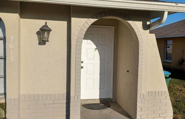 3/2 Duplex w/ Garage.  Tenant occupied until 3/31/26.