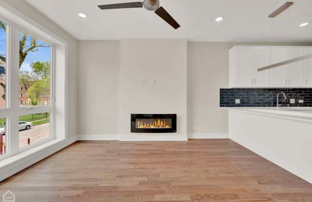 4607 S Saint Lawrence Avenue