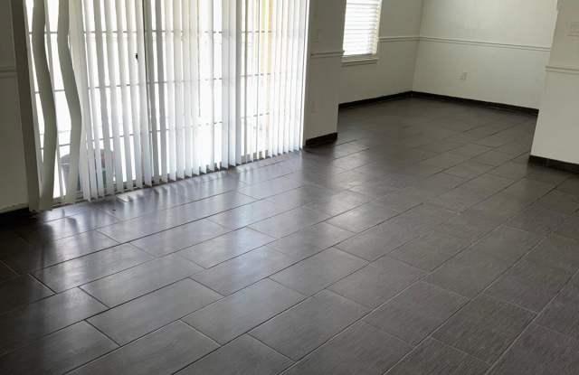 4029 Versailles Drive - 1Unit 4029F