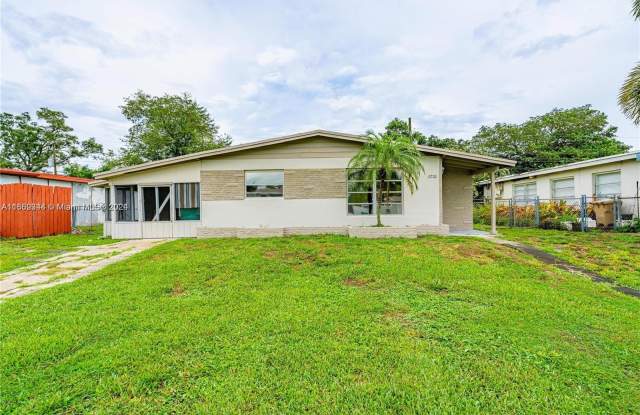 3770 SW 58th Ter - 3770 Southwest 58th Terrace, Davie, FL 33314