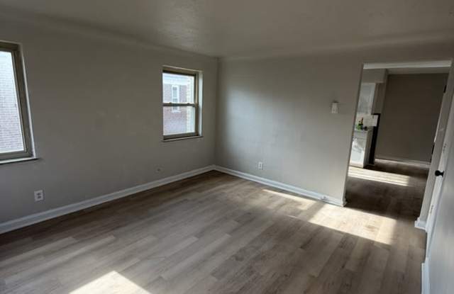 Photo of 7139 Eastlawn Drive - 3