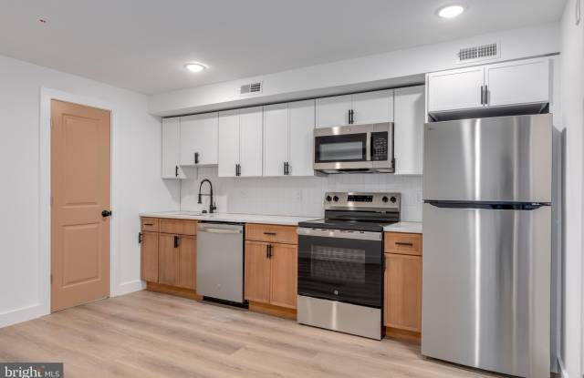 2502 N 10TH Street unit: 1