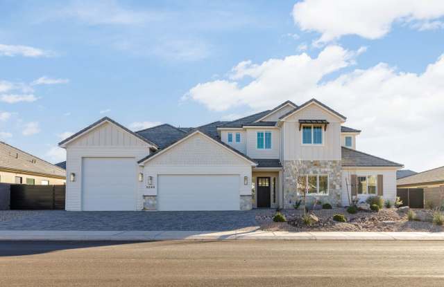 Photo of 6 bed / 4 bath / 3 car garage custom home in Pecan Valley
