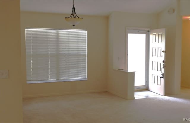 760 W Barrymore Drive