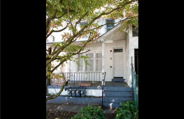 816 FAYETTE STREET