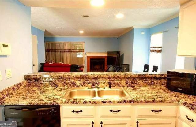 852 Glynn Oaks Drive