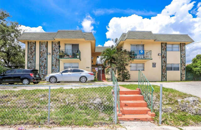 720 NW 27th Ct