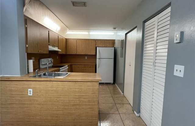 10622 Royal Palm Blvd