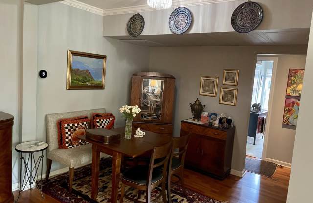 1902 N Rhodes StUnit 68